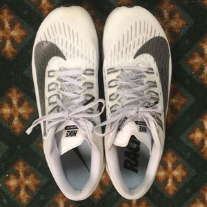 2 HOUR FLASH SALE:  Nike Zoom Fly Women’s 7.5